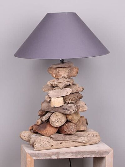 Houtdecoratie – Lichtbruin – Drijfhout – Schemerlamp met lampenkap grijs – 60x30x20 cm